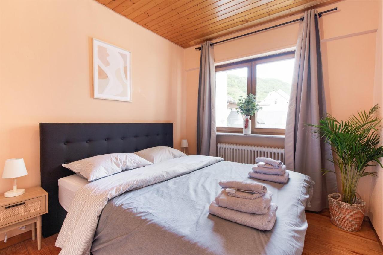 Apartamento Haus Blaue Traube Mit Moselblick Ediger-Eller Exterior foto